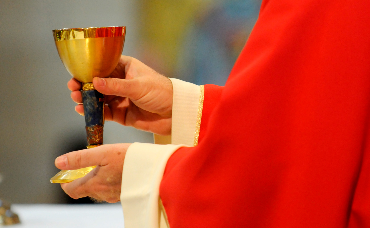 LE CORPS ET LE SANG DU CHRIST: MON CŒUR AU PIED DE VOS TABERNACLES…