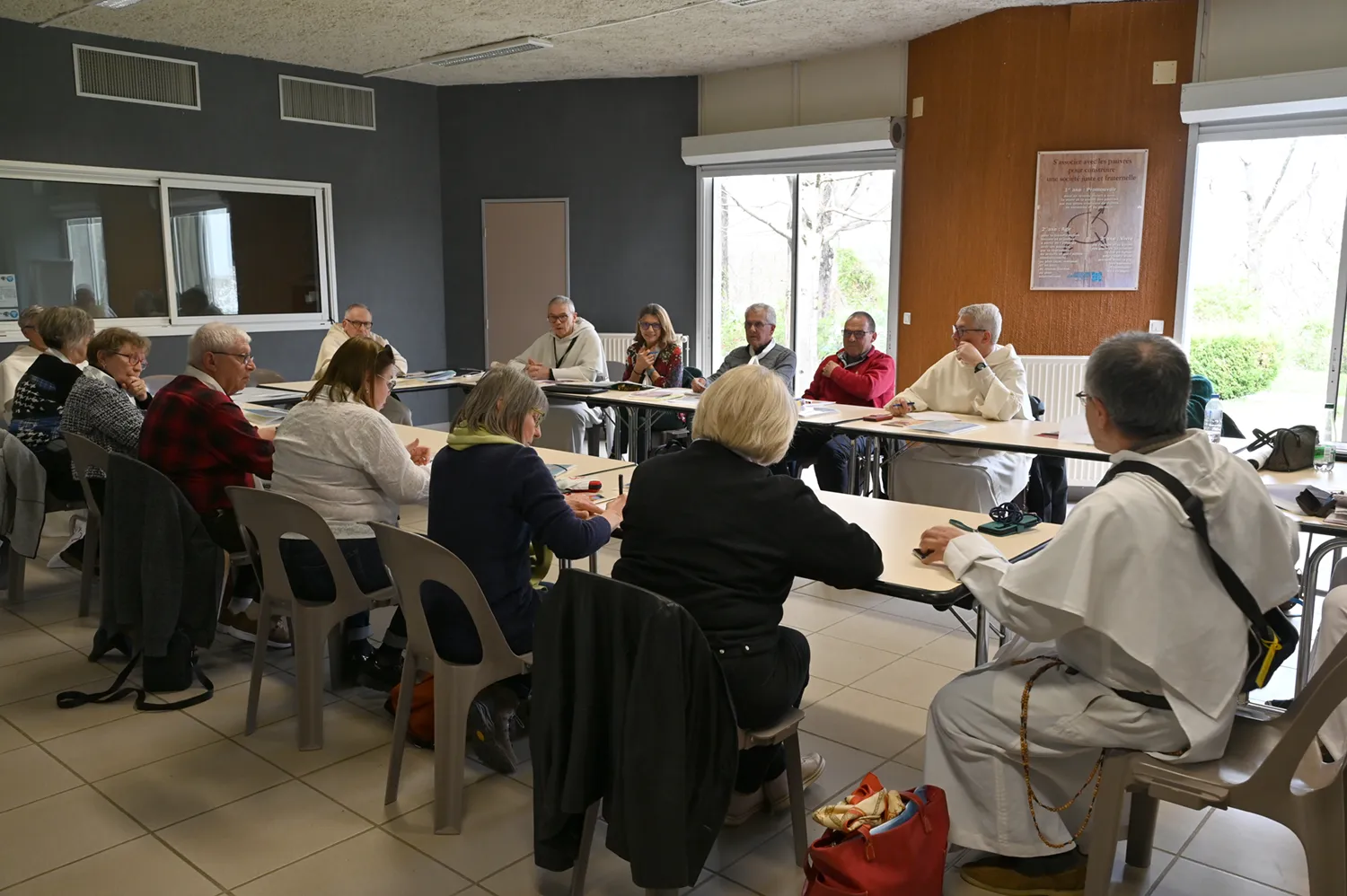 VIE EN MOUVEMENT : COLLÉGIALITÉ, ÉVANGÉLISATION ET PARTICIPATION