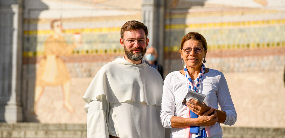 BRIGITTE PERRIN, NOUVELLE RESPONSABLE NATIONALE DES ÉQUIPES DU ROSAIRE !